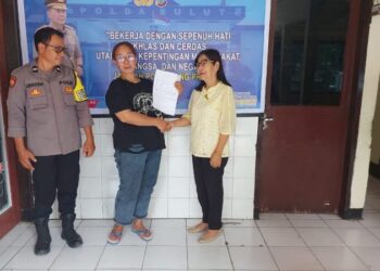 Bhabinkamtibmas Polsek Wanea kembali menunjukkan kepeduliannya terhadap masalah yang dihadapi warga. Kali ini, Bhabinkamtibmas membantu menyelesaikan konflik antar warga melalui pendekatan problem solving, Minggu (3/11/2024).