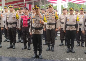 Kapolres Ogan Ilir, AKBP Bagus Suryo Wibowo, S.I.K., bersama Para Pejabat Utama (PJU) dan personel Polres Ogan Ilir, mengikuti upacara Pemberian Penghargaan PIN Emas secara virtual pada Senin, 4 November 2024. Upacara ini dipimpin oleh Kapolda Sumatera Selatan, Irjen Pol. Andi Rian R. Djajadi, S.I.K., M.H., yang digelar di Polda Sumsel mulai pukul 07.00 WIB hingga selesai.
