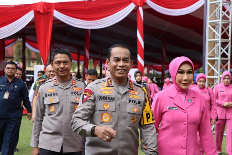 Kapolda Sumatera Selatan, Irjen Pol. Andi Rian R. Djajadi, S.I.K., M.H., melaksanakan kunjungan kerja di Polres Ogan Ilir pada Rabu, 6 November 2024