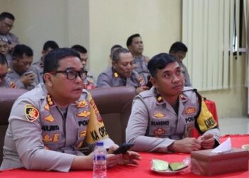 Kapolresta Manado Kombes Pol Julianto Sirait bersama Pejabat Utama (PJU) Polresta Manado mengikuti acara launching kegiatan “Gerakan Nasional Pangan Merah Putih Menuju Swasembada Pangan Berkelanjutan” yang diselenggarakan oleh Kementerian Pertanian Republik Indonesia pada Rabu, 6 November 2024, melalui konferensi video (zoom).