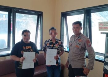 Bhabinkamtibmas Polsek Malalayang berhasil menyelesaikan permasalahan yang terjadi di kalangan warga melalui pendekatan problem solving, dengan hasil yang memuaskan dan berakhir damai. Keberhasilan ini merupakan bagian dari upaya kepolisian dalam menjaga kedamaian dan keamanan masyarakat, dengan fokus pada penyelesaian masalah secara musyawarah dan kekeluargaan, Rabu (6/11/2024).
