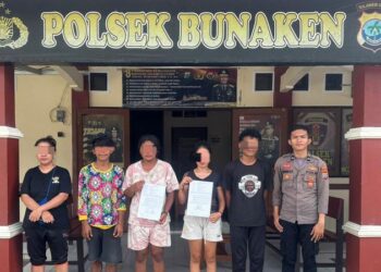 Personel Polsek Bunaken menunjukkan komitmennya dalam menjaga keamanan dan keharmonisan masyarakat dengan berhasil menyelesaikan kasus penganiayaan melalui pendekatan problem solving. Dalam upaya mediasi ini, kedua belah pihak yang terlibat dalam kasus tersebut diundang untuk berdialog secara terbuka di Mapolsek Bunaken, Jumat (8/11/2024).