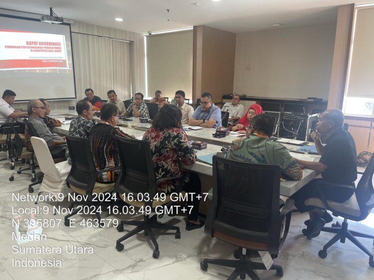 Rapat koordinasi yang dilaksanakan di Ruang Rapat 3 Lantai 2 Kantor Gubernur Sumatera Utara tersebut, yang dihadiri oleh berbagai pejabat terkait, tercatat tujuh poin hasil rapat yang sangat penting. Pertama, terkait dengan masalah keterlambatan gaji, ditemukan bahwa pada bulan Oktober 2024, terdapat tiga Perangkat Daerah yang belum menerima gaji, yakni Dinas Kesehatan, Dinas Perlindungan Anak dan KB, serta Kecamatan Lolofitumoi. Keterlambatan ini disebabkan oleh kekurangan alokasi anggaran dalam APBD Murni Tahun Anggaran 2024.