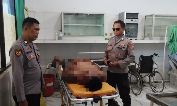 Warga sekitar Pantai Karangria, Kelurahan Bitung Karangria, Kecamatan Tuminting, dikejutkan dengan penemuan mayat seorang pria dewasa yang terapung di perairan dekat tambatan perahu. Korban diketahui bernama Feri Takarangkiang (45), seorang satpam di Kampus Delasale, yang berasal dari Kelurahan Kombos Timur, Kecamatan Singkil, Pada Sabtu, 9 November 2024, sekitar pukul 10.00 WITA.