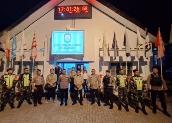 Personel Polresta Manado Satuan Samapta bersama dengan Personil TNI AD Kodim 1309 Manado melaksanakan kegiatan GIAT KRYD (Kegiatan Rutin Yang Ditingkatkan) Gabungan, Sabtu (9/11/2024).