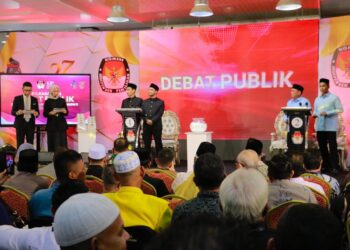 Debat publik Pasangan Calon (Paslon) Bupati dan wakil bupati Aceh Barat yang berlangsung di aula Cabang Dinas Pendidikan (Cabdisdik) Desa Lapang, Kecamatan Johan Pahlawan, Sabtu, 9 November 2024.