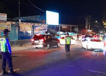 Polsek Rural Pineleng, Polresta Manado, melaksanakan Program Unggulan Polresta Manado yang bertajuk “SILAU MATA” sebagai upaya antisipasi terhadap potensi gangguan keamanan dan ketertiban masyarakat (Kamtibmas) serta menjaga kelancaran arus lalu lintas di wilayahnya.