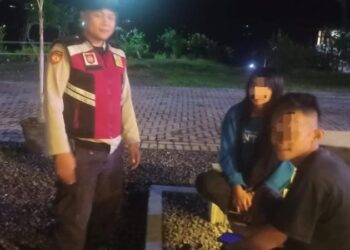 Polsek Pineleng kembali menunjukkan komitmennya dalam menjaga keamanan dan ketertiban masyarakat dengan melaksanakan Program Unggulan Polresta Manado, yaitu SIBULAN (Sikat Pemabuk Jalanan), Minggu (10/11/2024) malam.