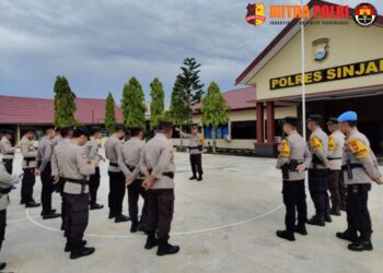 Polres Sinjai melaksanakan Apel Pengecekan Pengamanan Kampanye Pilkada 2024 pada Selasa pagi, 12 November 2024, di halaman Mapolres Sinjai.