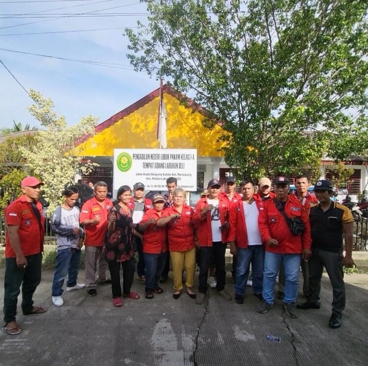Pemuda Batak Bersatu mengaku kecewa atas penundaan sidang pembacaan tuntutan oleh Jaksa Penuntut Umum (JPU) terhadap terdakwa Lie Pin Chien dalam kasus dugaan Pembunuhan Rita Jelita Br Sinaga di Tempat Sidang Labuhan Deli dalam perkara nomor: 1252/Pid.B/2024/PN Lbp, Selasa, 12 November 2024.