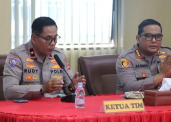 Polresta Manado menerima kunjungan penting dari Tim Korbinmas Baharkam Polri dalam rangka asistensi program Polisi RW, yang bertujuan memperkuat pengawasan dan keamanan di tingkat kelurahan. Kegiatan ini dilaksanakan untuk memastikan kelancaran implementasi program Polisi RW di wilayah hukum Polresta Manado, Rabu (13/11/2024).