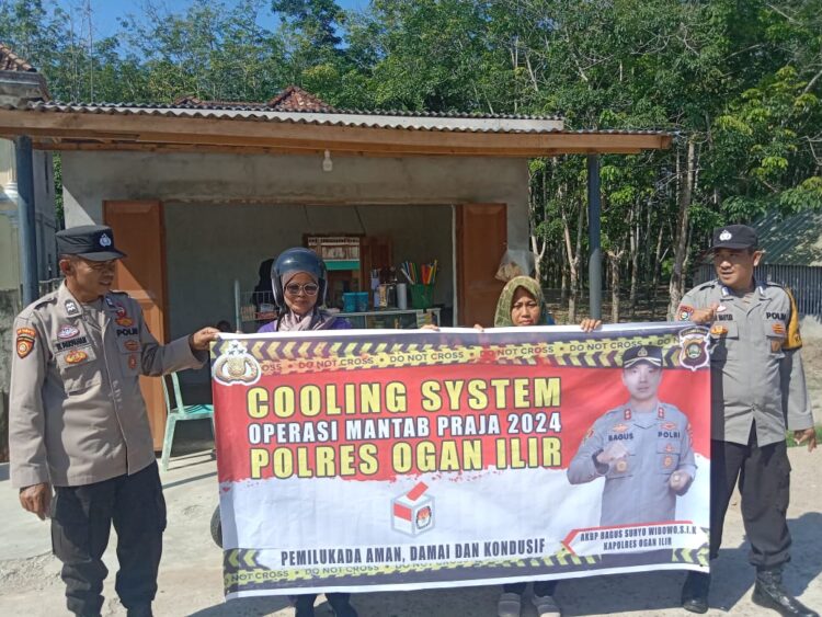 Polsek Rantau Alai menggelar patroli himbauan keamanan dan ketertiban masyarakat (kamtibmas) serta kegiatan cooling system di beberapa titik strategis wilayah hukumnya. Kegiatan ini dilaksanakan pada Kamis (14/11) mulai pukul 13.30 WIB hingga 15.00 WIB di wilayah hukum Polsek Rantau Alai, Kabupaten Ogan Ilir