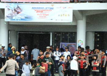 Personel dari Polda Sumatera Utara dan Polres Samosir dikerahkan secara maksimal di sejumlah titik penting. Kejuaraan dunia jet ski ini digelar di Water Front Pangururan, meliputi Pantai Danau Toba Desa Pardomuan I, dan Kelurahan Pasar Pangururan Kecamatan Pangururan Kabupaten Samosir.