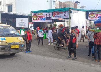 BERI PENGAMAMAN: Satgas Operasi Mantap Praja (OMP) Toba Polda Sumut memberi pengamanan Tabligh Akbar tim pemenangan Calon Gubernur (Cagub) Edi Rahmayadi dan Calon Wakil Gubernur (Cawagub) Hasan Basri di SMA Islam Plus Adzkia, Jalan Tuasan, Medan,Minggu (17/11/2024).(Foto Dok/ Polda Sumut)