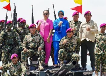 Kapolri Jenderal Pol. Listyo Sigit Prabowo turut hadir dalam acara Hari Ulang Tahun (HUT) ke-79 Korps Marinir.