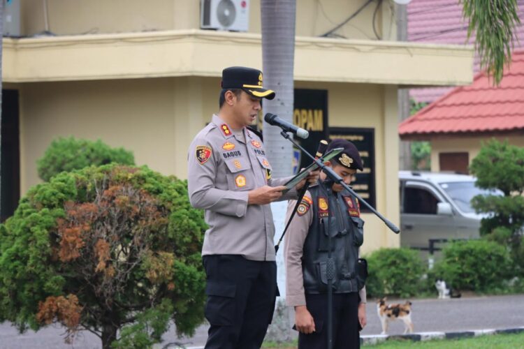 Kapolres Ogan Ilir AKBP Bagus Suryo Wibowo, S.I.K., memimpin apel pagi yang diikuti oleh seluruh personel Polres Ogan Ilir, Senin (18/11) pukul 07.00 WIB. Dalam kesempatan tersebut, Kapolres menyampaikan beberapa penekanan penting terkait program ketahanan pangan nasional serta persiapan jelang Pilkada Serentak 2024.