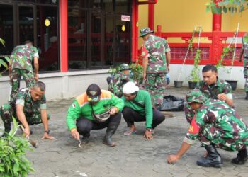 Program kegiatan Korpe Berkah (Kodim Ramai-ramai Pembersihan dan Berbagi Berkah) Edisi 2 yang diinisiasi Kodim 0702/Purbalingga kini bergilir menyasar Klenteng Hok Tek Bio Purbalingga.