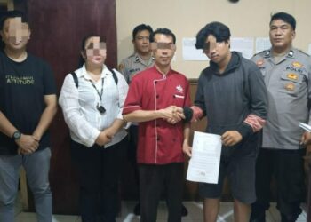 Polsek Wenang berhasil menyelesaikan sebuah kasus penganiayaan melalui pendekatan problem solving yang melibatkan kedua belah pihak yang terlibat, Selasa (19/11/2024).