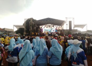 Rapat Konsolidasi Pemenangan Cabup dan Cawabup Dapil 2 yang meliputi Kecamatan Jonggol, Gunungputri, Cileungsi yang dilakukan di Lapangan di Desa Cicadas Kecamatan Gunungputri Kabupaten Bogor