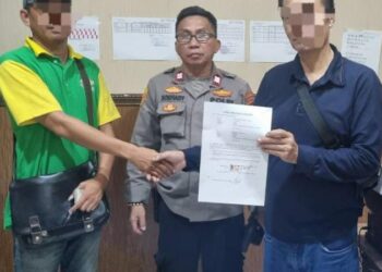 Melalui mediasi yang berlangsung di kantor Polsek Wenang, kedua pihak akhirnya sepakat untuk menyelesaikan masalah secara damai. Proses ini dipimpin langsung oleh Kapolsek Wenang, dengan menghadirkan saksi serta keluarga dari kedua pihak, Sabtu (23/11/2024).