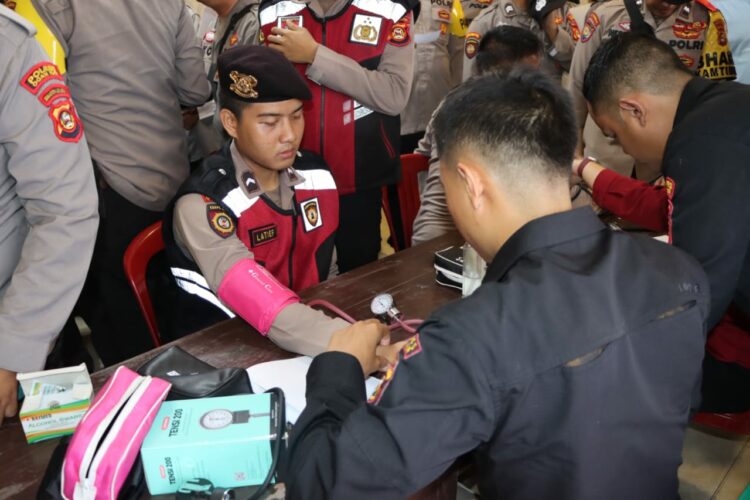 Polres Ogan Ilir melaksanakan pemeriksaan kesehatan terhadap personel yang terlibat dalam Operasi Mantap Praja Musi 2024, sebagai bagian dari persiapan pengamanan Pemilihan Kepala Daerah (Pilkada) di Kabupaten Ogan Ilir.
