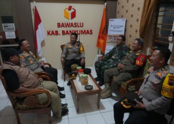 Kegiatan Patroli skala besar dipimpin oleh Kapolresta Banyumas Kombes Pol Dr. Ari Wibowo, S.I.K., M.H., beserta Dandim 0701 Banyumas, Ketua Bawaslu, Kasatpol PP, Kepala Damkar dan Komisioner KPU yang diikuti personil gabungan dari personil Polresta Banyumas, personil Kodim 0701/Bms dan personil Brimob Purwokerto serta Sat Pol PP Kabupaten Banyumas.
