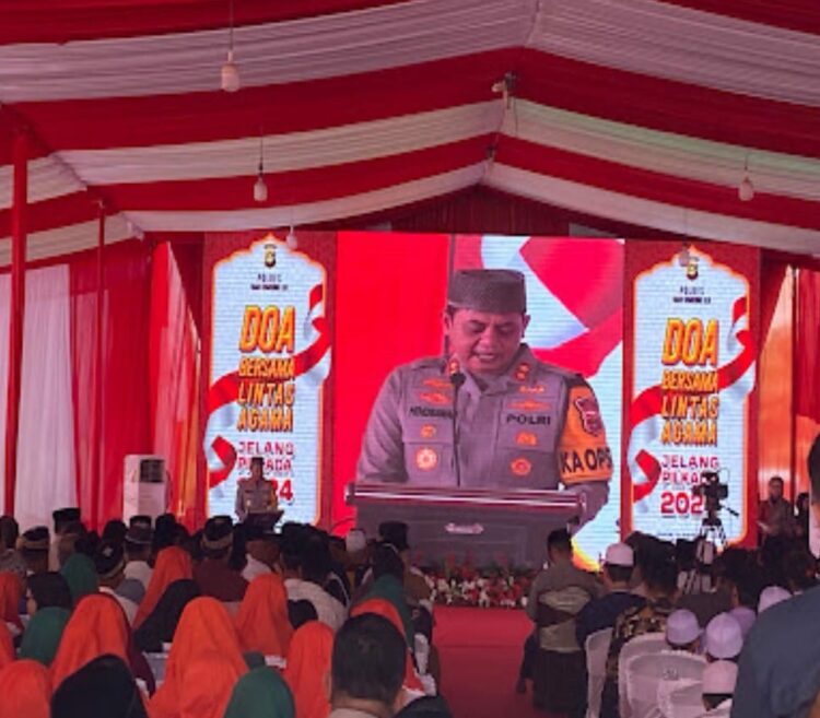 Polres Ogan Komering Ilir (OKI) menyelenggarakan kegiatan doa bersama lintas agama bertempat di halaman GOR Biduk Kajang pada Selasa (26/11/2024).
