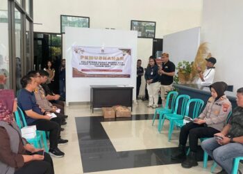 Kapolresta Manado, Kombes Pol Julianto P. Sirait, turut menghadiri kegiatan pemusnahan surat suara yang rusak dan surat suara berlebih dalam rangka Pemilihan Kepala Daerah (Pilkada) 2024. Acara tersebut berlangsung di Gudang Logistik KPU Kota Manado pada Selasa (25/11/2024).
