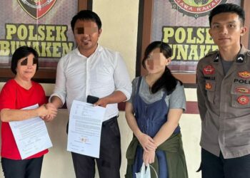 Piket Sentra Pelayanan Kepolisian Terpadu (SPKT) Polsek Bunaken, yang dipimpin oleh Bripda Muhamad Syawal Rajak, berhasil menyelesaikan sebuah permasalahan terkait pencemaran nama baik melalui proses mediasi yang berlangsung kondusif, Selasa (26/11/2024).