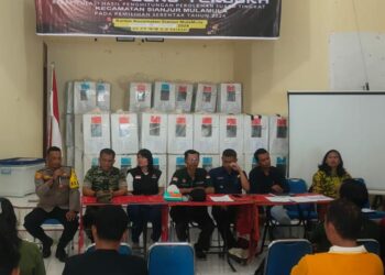 Polres Samosir bersama jajaran Polsek menggelar pengamanan ketat pada hari pertama Rapat Pleno Penghitungan Perolehan Suara tingkat kecamatan yang dilakukan oleh Panitia Pemilihan Kecamatan (PPK) dalam rangka Pilkada Serentak 2024 tingkat Kabupaten Samosir.