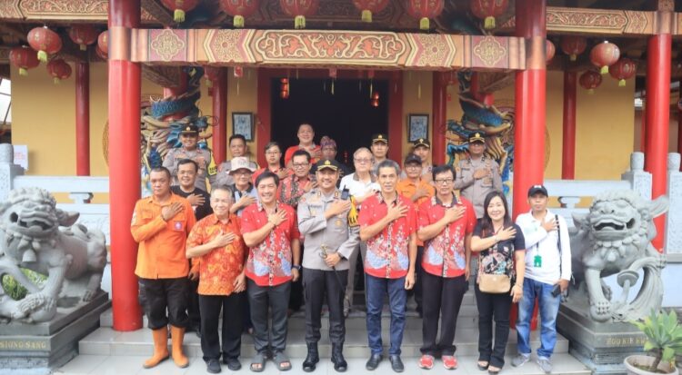 Kapolres Purbalingga AKBP Rosyid Hartanto melaksanakan silaturahmi kamtibmas di Klenteng Hok Tek Bio Purbalingga, Jumat (1/11/2024) siang.