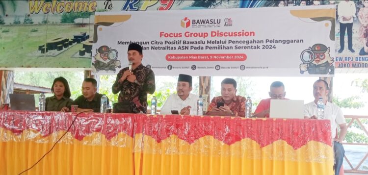Bawaslu Provinsi Sumatera Utara menggelar Focus Group Discussion (FGD) dengan tema "Membangun Citra Positif Bawaslu melalui Pencegahan Pelanggaran dan Netralitas ASN pada Pemilihan Serentak 2024" di RPJ Beach, Desa Sirombu, Kecamatan Sirombu, Kabupaten Nias Barat, pada Sabtu 09/11/2024.