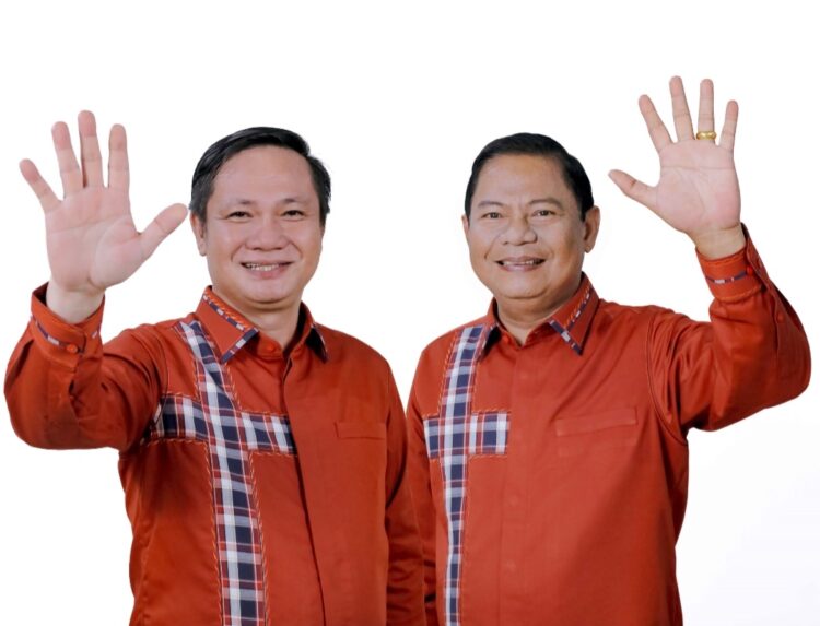 Pasangan calon Bupati dan Wakil Bupati Nias Barat, Eliyunus Waruwu dan Sozisokhi Hia,
