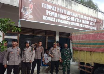 Personel Polres Samosir dan jajaran Polsek berkomitmen untuk memastikan pelaksanaan Pemilihan Kepala Daerah (Pilkada) Serentak 2024 di Kabupaten Samosir berlangsung aman dan tertib. Selain itu, pengamanan juga dilakukan dalam berbagai kegiatan masyarakat.