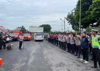 Polres Ogan Ilir menggelar apel pengamanan Rapat Pleno Terbuka Komisi Pemilihan Umum (KPU) Ogan Ilir terkait penghitungan surat suara Pilkada Serentak 2024. Acara ini berlangsung di Gedung KPU Ogan Ilir pada Senin, 2 Desember 2024, dengan dimulainya penghitungan suara untuk Pemilihan Gubernur dan Wakil Gubernur Sumatera Selatan serta Pemilihan Bupati dan Wakil Bupati Ogan Ilir.