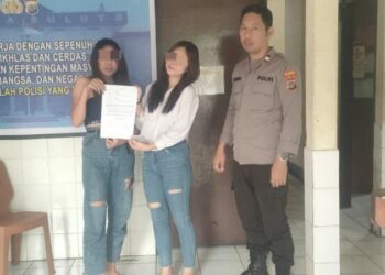 Polsek Wanea berhasil meredam konflik yang terjadi di salah satu wilayahnya pada Minggu (2/12/2024). Keributan antar warga yang sempat memanas ditangani dengan cepat oleh tim kepolisian yang dipimpin langsung oleh Kapolsek Wanea.