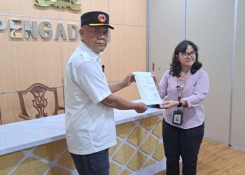 Pemantau Keuangan Negara (PKN) melalui Ketua Umum PKN, Patar Sihotang, SH, MH, melaporkan tiga oknum Komisioner Komisi Informasi Jakarta kepada Komisi Nasional Hak Asasi Manusia (Komnas HAM). Laporan ini disampaikan pada konferensi pers yang berlangsung pada pukul 11.20 WIB, setelah PKN melaporkan dugaan pelanggaran HAM terkait penolakan permohonan informasi publik oleh Komisi Informasi Jakarta. Jakarta, 05/12/2024.