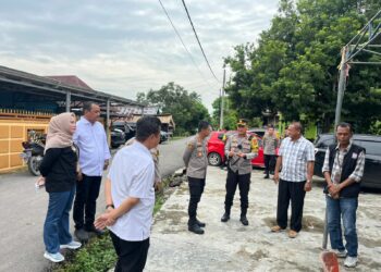 Kapolres Ogan Ilir, AKBP Bagus Suryo Wibowo, S.I.K., secara langsung memantau pelaksanaan Pemungutan Suara Ulang (PSU) Pilkada 2024 di TPS 01 Desa Tanjung Gelam, Kecamatan Indralaya, Kabupaten Ogan Ilir, pada Rabu, 5 Desember 2024.