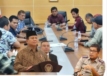 Masyarakat Desa Karya Indah mendatangi Kantor Pertanahan Kabupaten Kampar, jumat (6/12/2024). Perwakilan masyarakat yang diizinkan bertemu dengan Andi Lubis (Kepala BPN Kampar) di ruangannya.