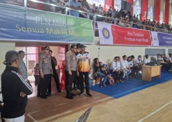 Polsek Sario sukses mengamankan jalannya pembukaan Kejuaraan Bola Voli Antar Klub Under Nineteen (U-19) se-Sulawesi Utara di Lapangan Voli Hall B KONI Sario, Manado. Ajang bergengsi ini memperebutkan Piala Ketua Umum PBVSI Sulut Tahun 2024 dan merupakan bagian dari program kerja Pengprov PBVSI Sulawesi Utara, Pada Senin, 9 Desember 2024 pukul 15.00 WITA.