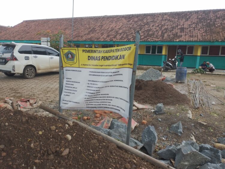 Temuan Media Mitra Polri adanya Pembangunan Pemagaran Halaman SDN di Kecamatan Jonggol yang tidak sesuai dengan Rencana Kerja alias sudah melebihi waktu Kerja (Foto. Dok.RH/Mitrapolri/12/12/2024)