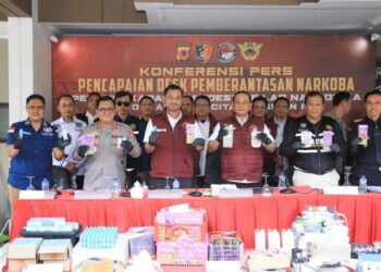 Bareskrim Polri bersama dengan Polda Jawa Barat dan Bea Cukai, berhasil mengungkap jaringan narkoba internasional dalam sebuah operasi besar yang dinamakan Gain Operation. Dalam penggerebekan yang dilakukan di wilayah Jawa Barat, petugas mengamankan sejumlah barang bukti narkoba yang diperkirakan bernilai sekitar Rp 670 miliar