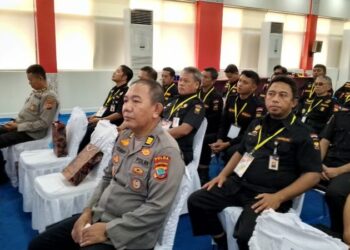Kasat Binmas Polresta Manado Hadiri Pelantikan Pengurus Kasat Binmas Polresta Manado, AKP Tommy Rimbing, turut hadir dalam acara Pelantikan Pengurus Provinsi dan Diklat Pemeliharaan Keamanan dan Ketertiban (Harkamtibmas) Sentra Komunikasi (Senkom) Mitra Polri yang berlangsung di Aula Catur Prasetya, Polda Sulawesi Utara.