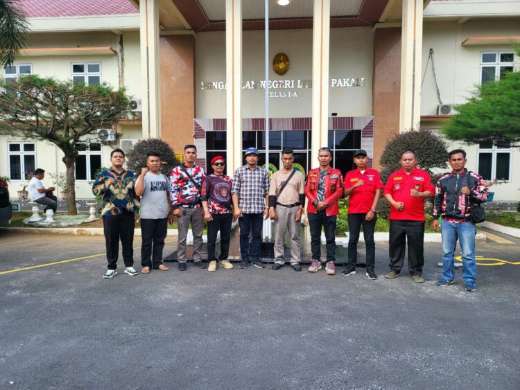 Kuasa hukum Paul J J Tambunan dan Tim
