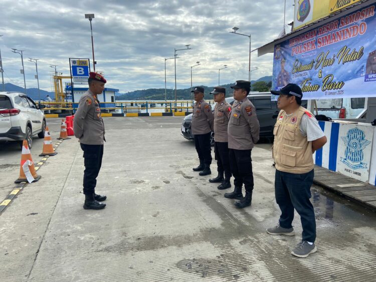 Polres Samosir bersama personel BKO Polda Sumut resmi memulai pelaksanaan Operasi Lilin Toba 2024 pada hari ini. Operasi ini digelar untuk menjamin keamanan dan kenyamanan masyarakat selama libur Natal 2024 dan Tahun Baru 2025.