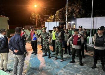 Polresta Manado bersama TNI dan Pemerintah Kota Manado melaksanakan kegiatan Patroli Gabungan Kegiatan Rutin Yang Ditingkatkan (KRYD) pada Sabtu malam (21/12/2024).