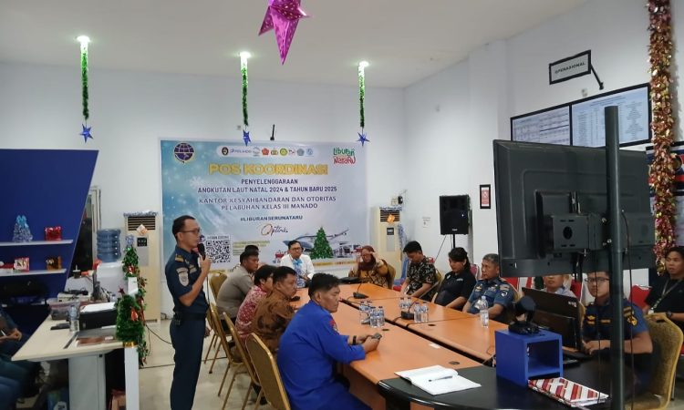 Pos Kordinasi Penyelenggaraan Angkutan Laut di Pelabuhan Manado menjadi tempat berlangsungnya kegiatan kunjungan dari Mahkamah Pelayaran. Kapolsek Kawasan Pelabuhan Manado, Ipda Rinto R M Langi, turut hadir dalam acara tersebut untuk mendukung pengawasan dan kelancaran angkutan laut dalam rangka Natal dan Tahun Baru (Nataru), Jumat (27/12/2024).