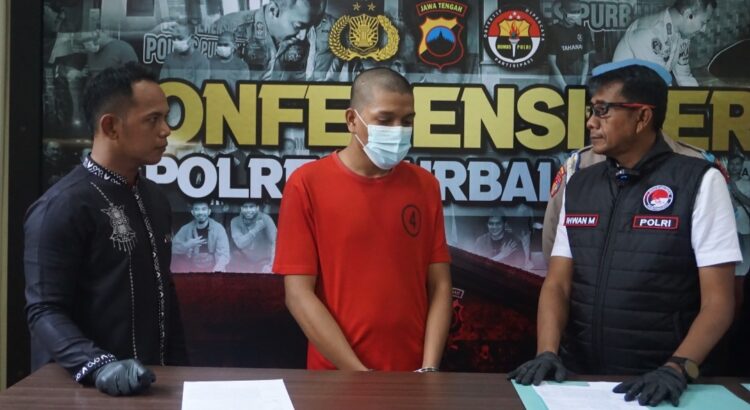 Tersangka penjual obat terlarang berinisial MR (22) warga asal Aceh yang berdomisili di Purbalingga. Dari tersangka diamankan barang bukti 6 lempeng obat jenis Trihexypenidil, 12 lempeng dan 9 butir obat jenis Tramadol, 17 paket berisi masing-masing enam butir obat jenis Hexymer, 10 paket berisi 12 butir obat jenis Yorindo dan uang tunai Rp. 203 ribu.
