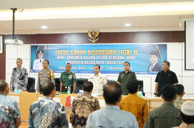 Penjabat (Pj) Bupati Nagan Raya, Dr. Iskandar AP, yang diwakili oleh Asisten Perekonomian dan Pembangunan, Amran Yunus, S.P., M.T., secara resmi membuka Focus Group Discussion (FGD) II Draf Dokumen Kajian Risiko Bencana (KRB) Kabupaten Nagan Raya Tahun 2024, pada Kamis (12/12/2024).