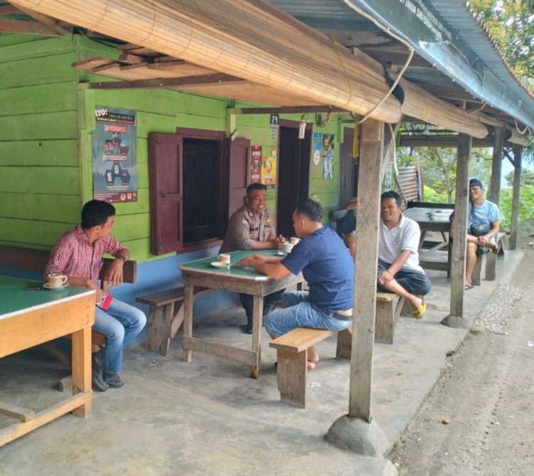Polsek Harian yang berada di bawah naungan Polres Samosir terus menunjukkan komitmen dalam memberikan pelayanan, kenyamanan, dan keamanan bagi masyarakat, wisatawan di wilayah kerjanya, yang meliputi Kecamatan Harian dan Kecamatan Sianjur Mulamula. Kedua kecamatan ini berada di luar Pulau Samosir, bahkan beberapa desa di Kecamatan Sianjur Mulamula hanya dapat dijangkau melalui penyeberangan Danau Toba menggunakan kapal.